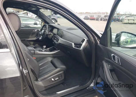 2021 BMW X5 xDrive40I z USA, uszkodzony, nr VIN 5UXCR6C0XM9F47457